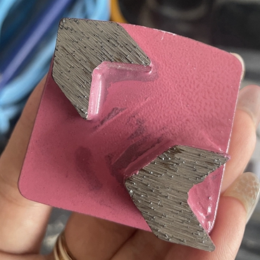 Feedback positivo dei clienti sui blocchi abrasivi diamantati SANG per pavimenti abrasivi